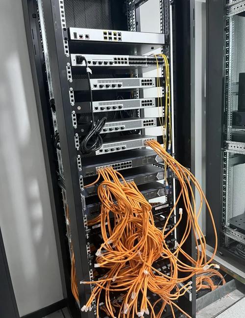 企业机房布线施工：遵循原则，做好施工准备与现场勘查