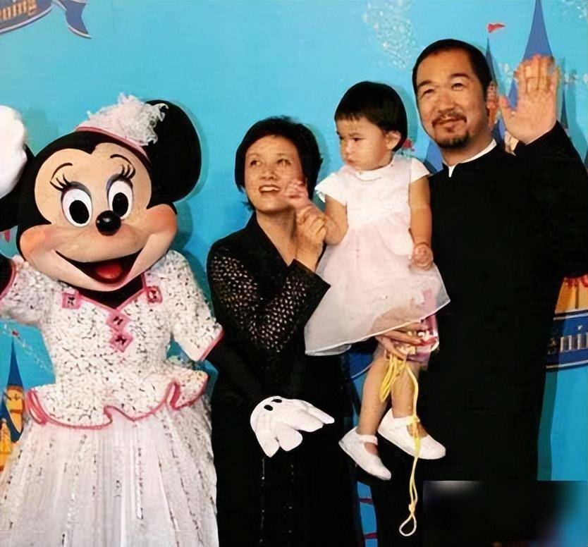 邓婕养女张默成长故事_邓婕张国立重组家庭经历_张国立前妻 urlifengcom