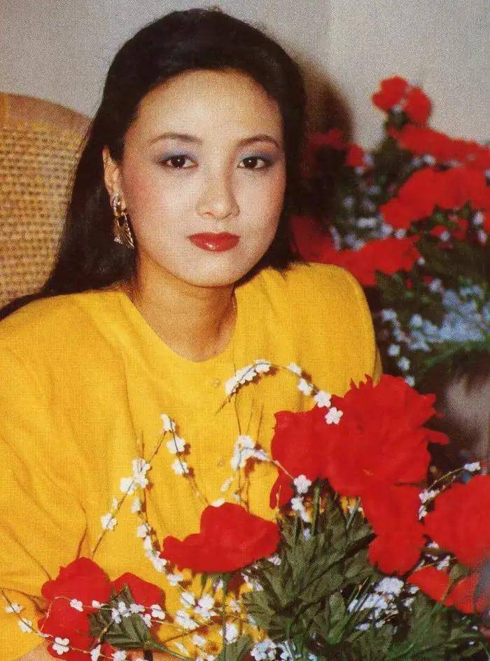 张国立前妻 urlifengcom_邓婕张国立重组家庭经历_邓婕养女张默成长故事