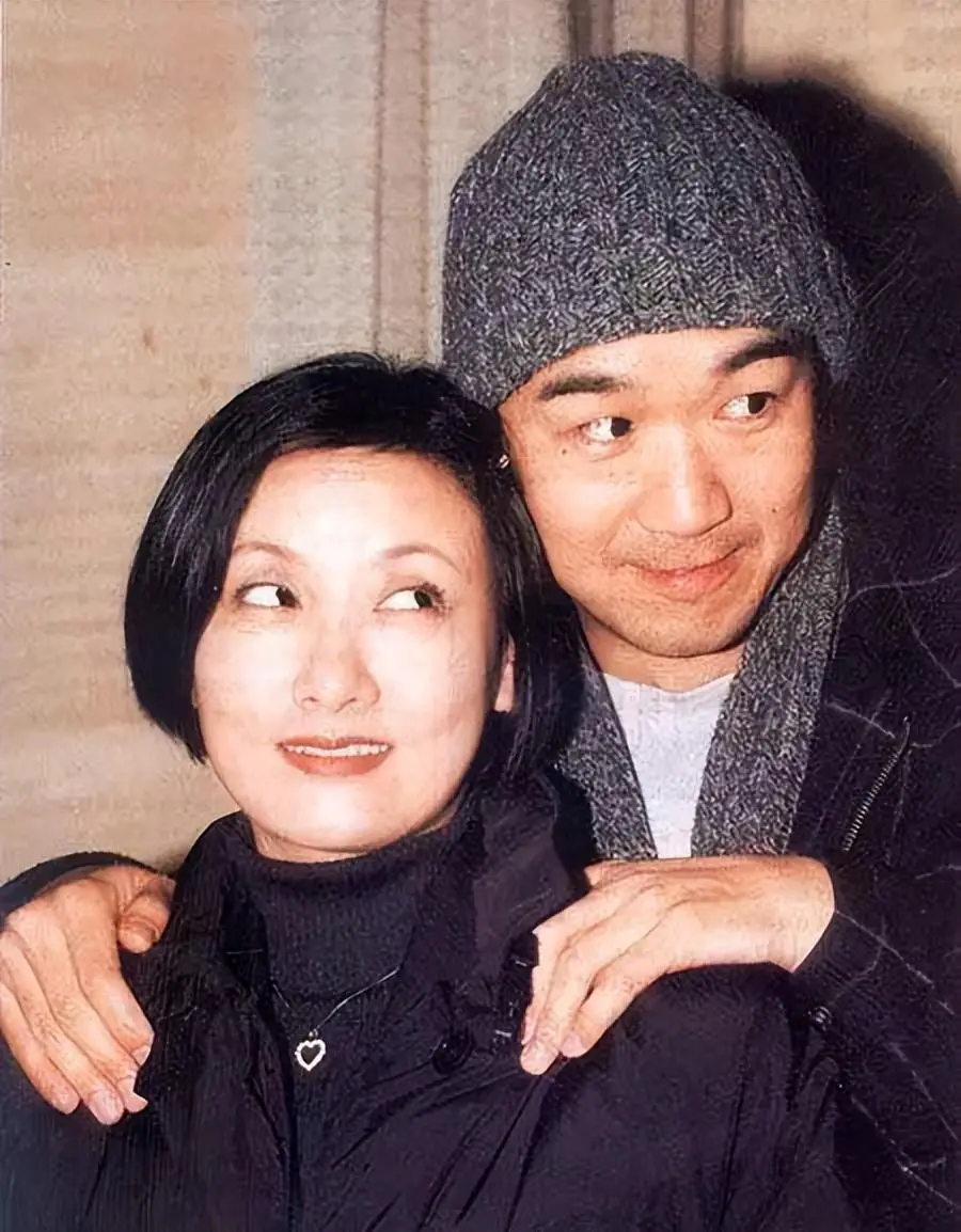 张国立前妻 urlifengcom_张国立前妻罗秀春_罗秀春32年人生经历