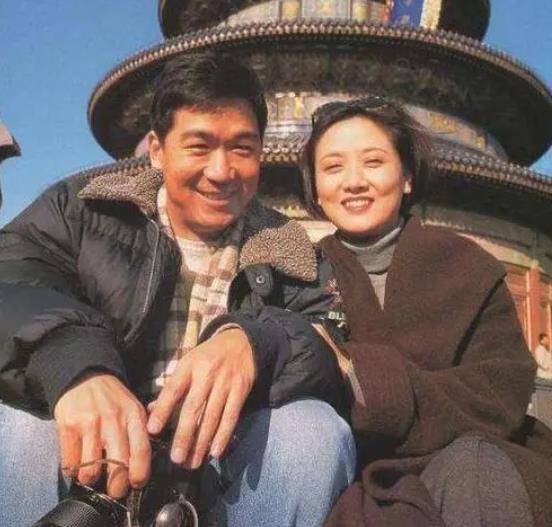 张国立前妻 urlifengcom_张国立罗秀春离婚后生活现状_张国立邓婕罗秀春前妻背叛婚姻故事