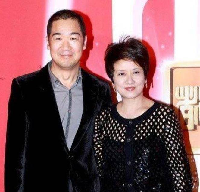 张国立罗秀春离婚后生活现状_张国立邓婕罗秀春前妻背叛婚姻故事_张国立前妻 urlifengcom