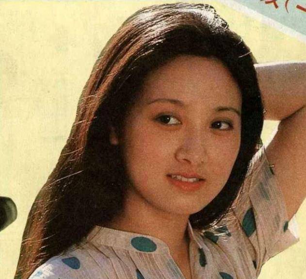 张国立对邓婕深情告白引羡慕，其前妻罗秀春当年却被背叛？