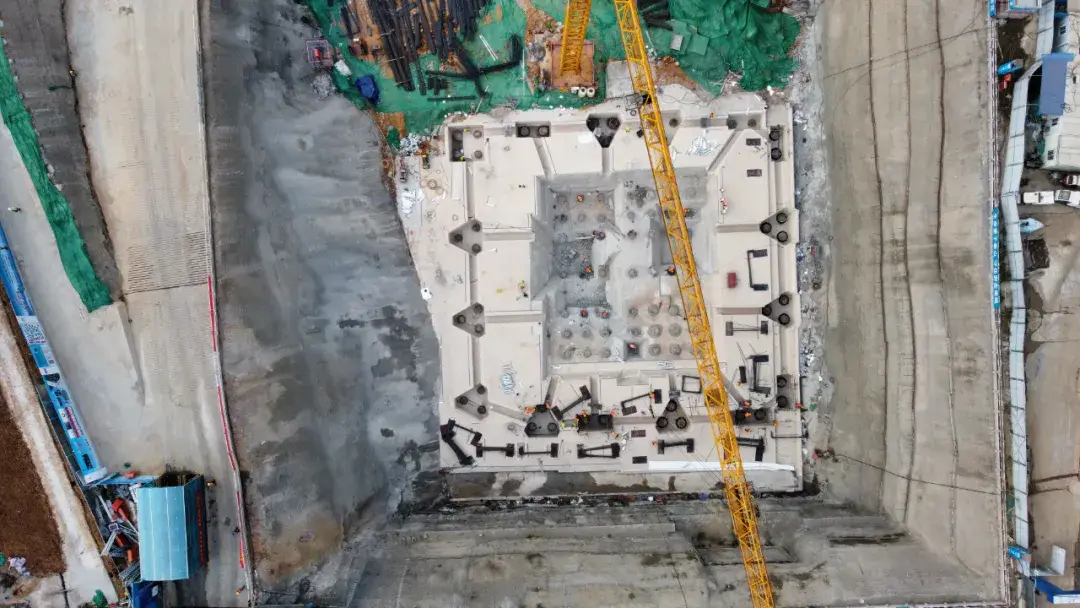 绿地山东国际金融中心建设情况_济南CBD摩天大楼复工进度_济南恒大金融中心