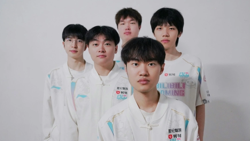 可以看出官方结合战队的成绩表现给出的排名和粉丝的印象差距很大