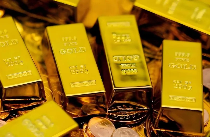 黄金狂飙：2025年夏天的财富盛宴与资产配置的“压舱石”