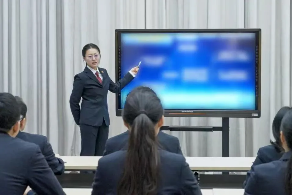 13岁女孩怀孕被发现，强制报告制度助力警方破案