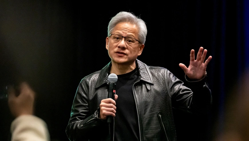 英伟达CEO黄仁勋将访华，美参议员要求其避免接触“受限”企业