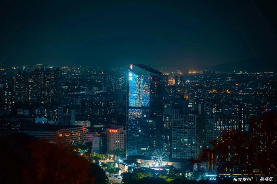 东莞重磅新政：酒吧驻唱“应批尽批”，夜经济再燃暑期消费