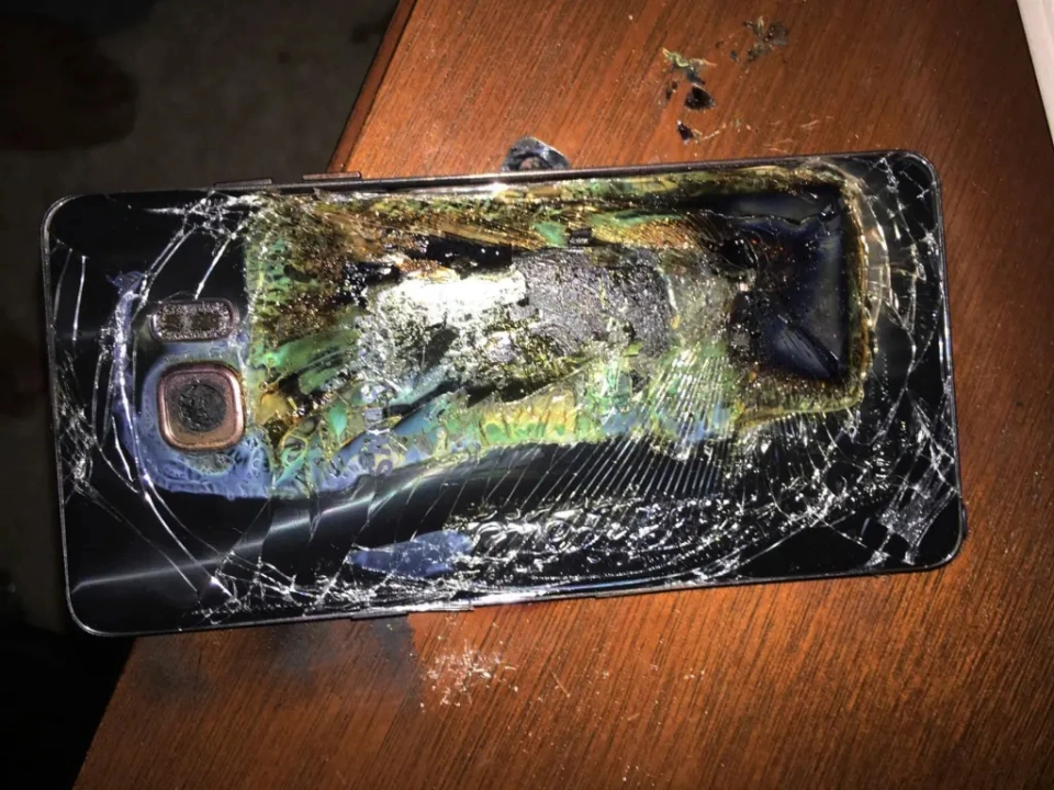 九年过去，美国机场仍贴禁令：三星Galaxy Note 7永远禁飞