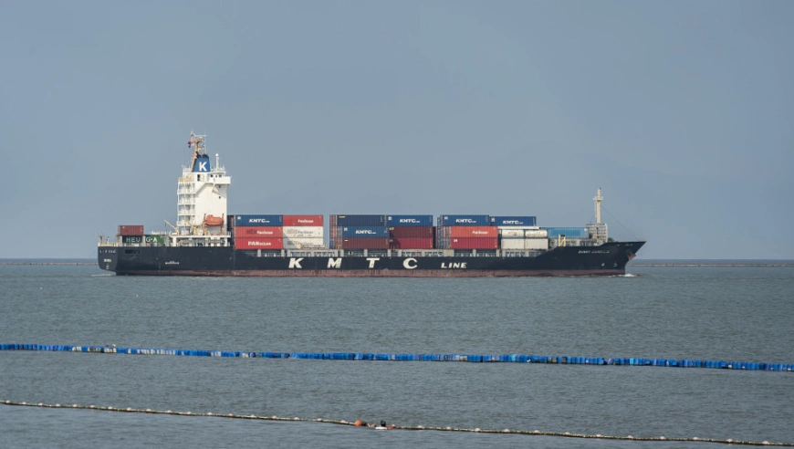 中美海运“旺季不旺”：美西线月内跌63%至2089美元，船公司急减运力