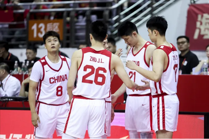 中国男篮90-70大胜波黑男篮，热身赛豪取3连胜