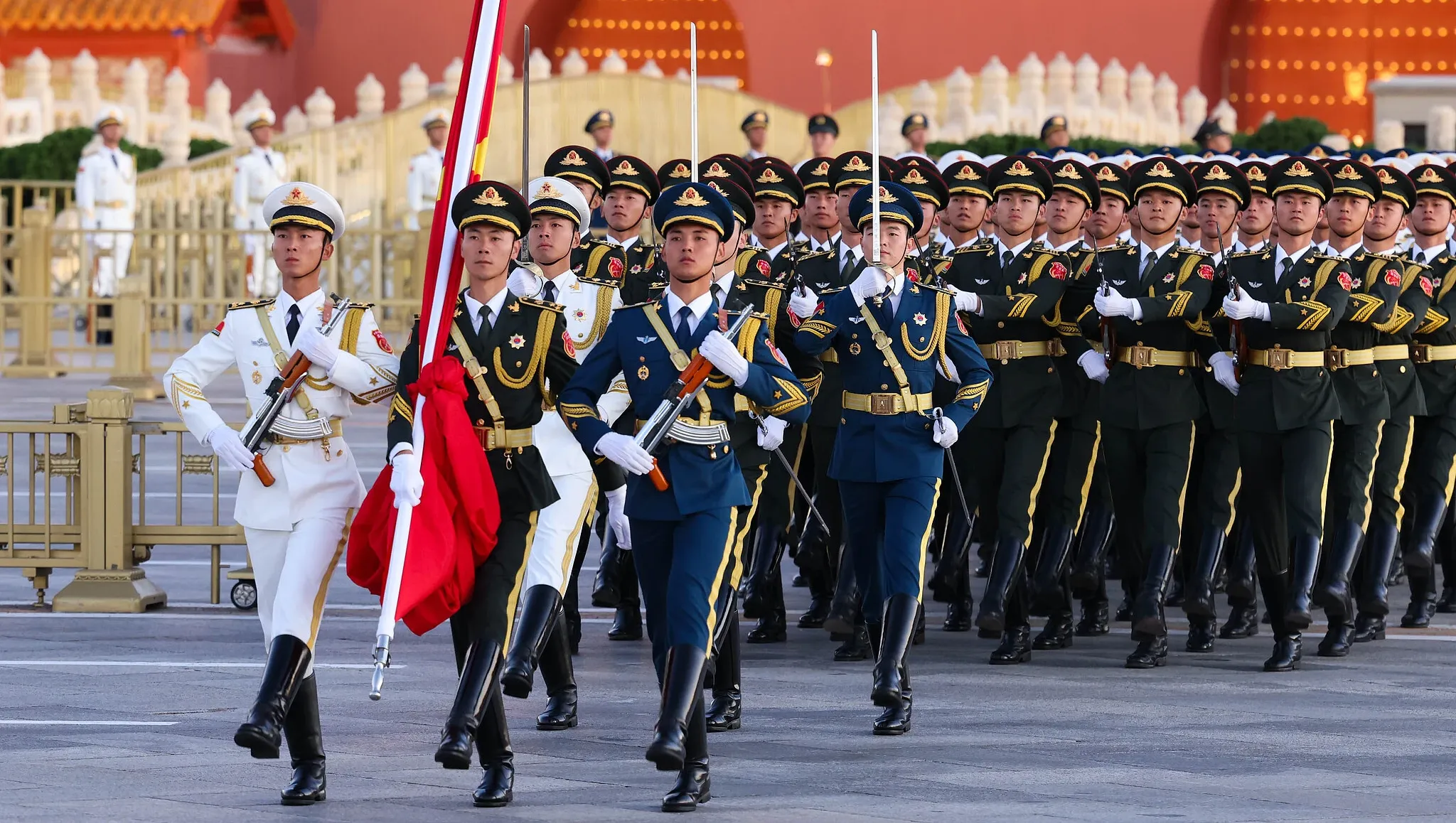 人民军队98载：从胜利走向胜利，迈向建军百年奋斗目标