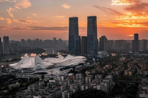 万亿城市经济半年报：头部格局渐稳，腰部竞速激烈