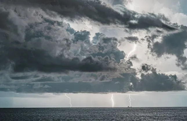 美股大跌 下周解禁超900亿 中美贸易摩擦展期90天 A股缩量回落