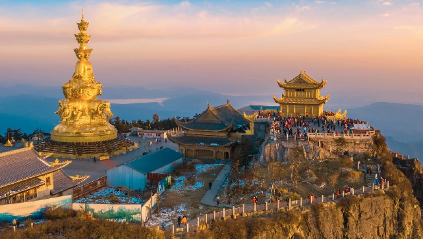 峨眉山文旅产品老化，游客消费意愿变化，景区如何破局