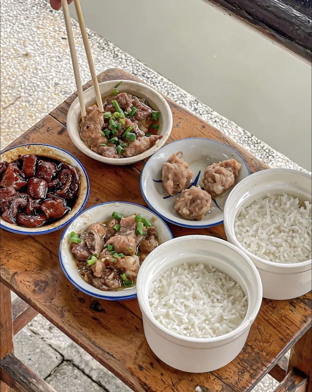 东莞宝藏早茶店_东莞居民楼下的早茶档_府城,兴丹路,早茶