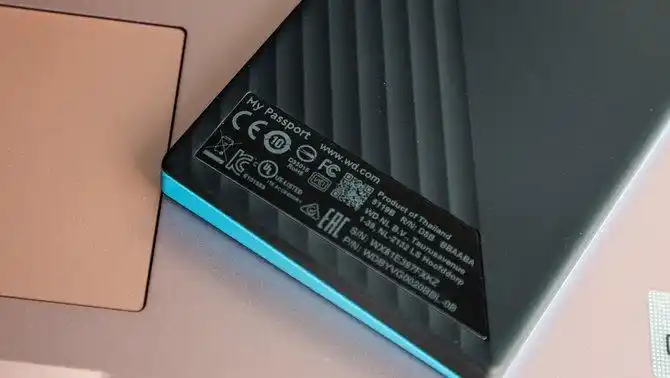 西部数据移动硬盘序列号查询_WD My Passport随行版移动硬盘_时尚个性移动硬盘推荐