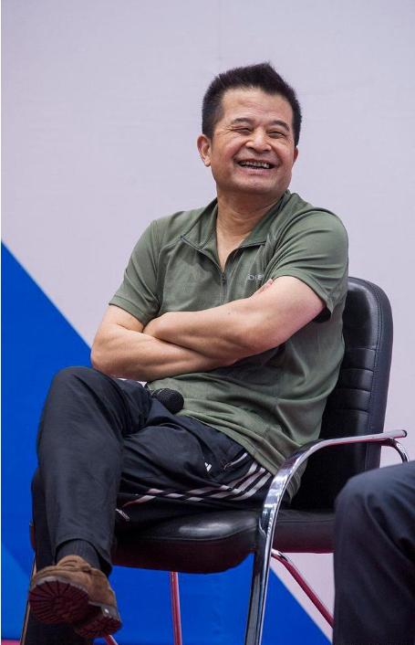 毕福剑饭局照片_毕福剑近况_毕福剑写错字事件