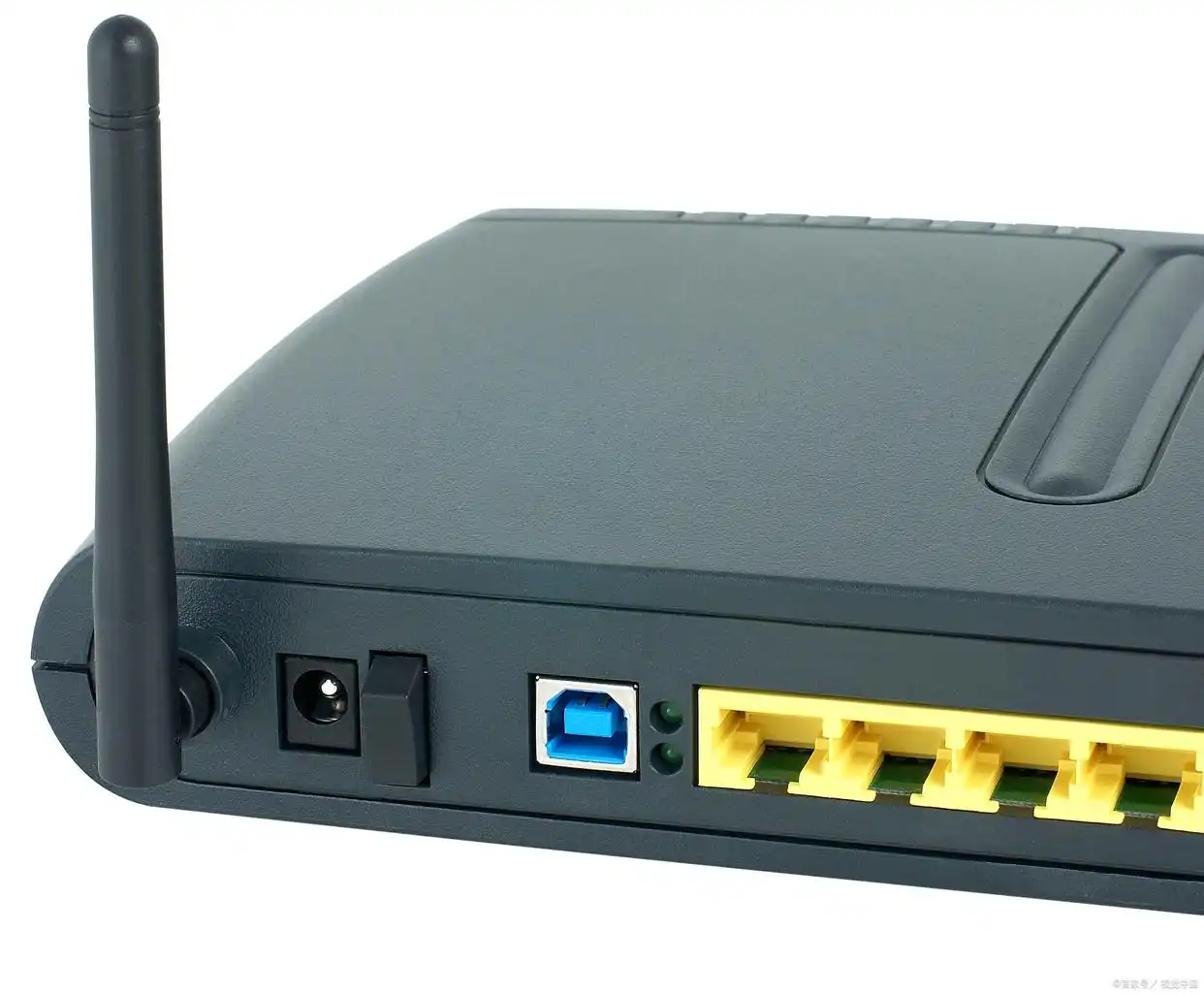 家庭网络中调制解调器和路由器有啥区别？电缆调制解调器是猫吗？