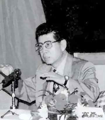 高严贪腐案细节_高严贪污潜逃案_高严就是高岗的儿子 高严情妇杨珊照片(一)