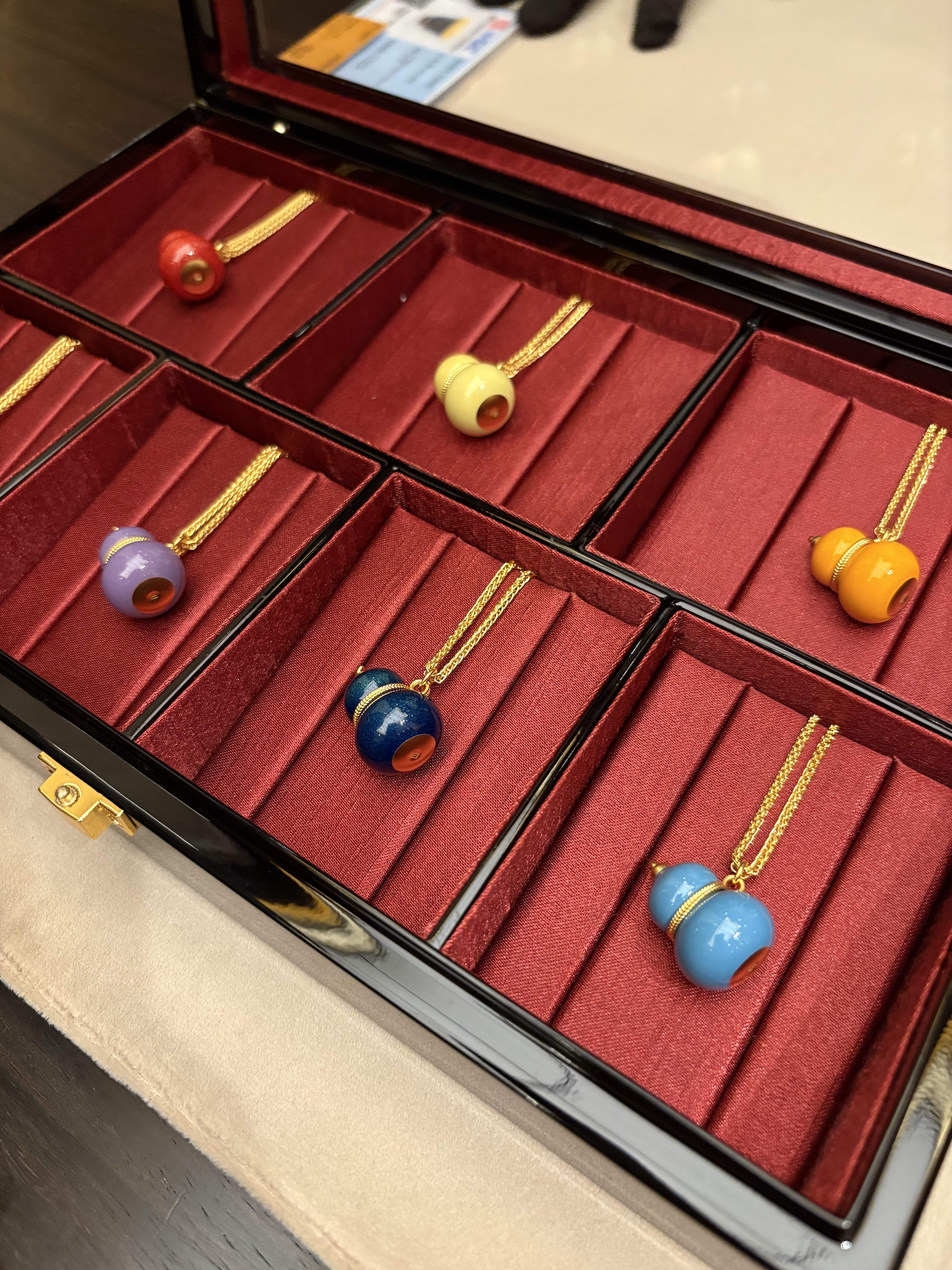 珠宝首饰的分类 老铺黄金上海新店开业：涨价18%-25%遇金价回调，消费者抢购潮后回归平静？