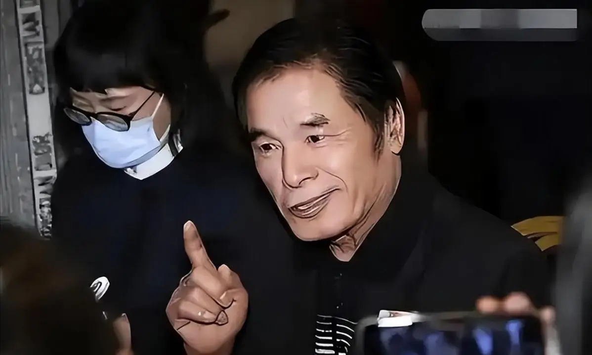 雷洪六位妻子_雷洪发妻支持经历_雷洪五房妻子