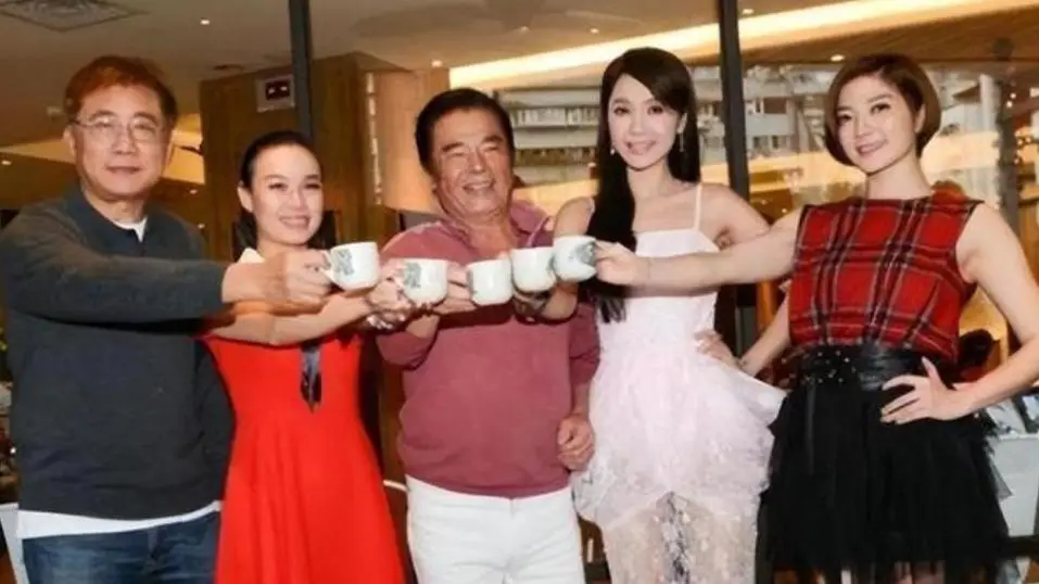 雷洪五房妻子_雷洪发妻支持经历_雷洪六位妻子