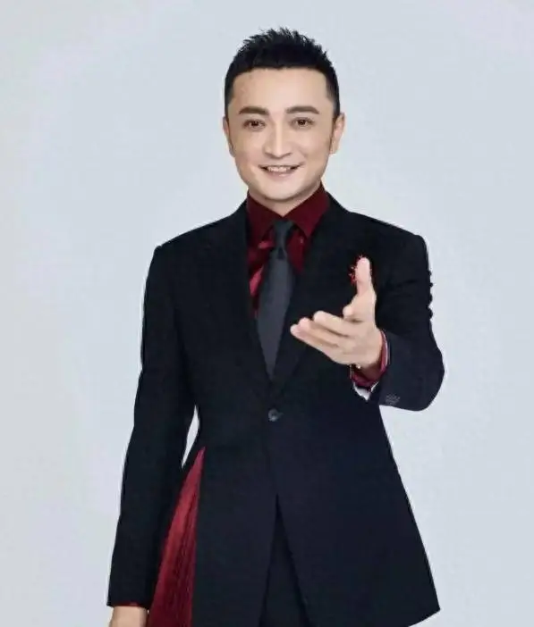 央视大洗牌传闻中尼格买提深陷风波，欧阳夏丹已转型新媒体