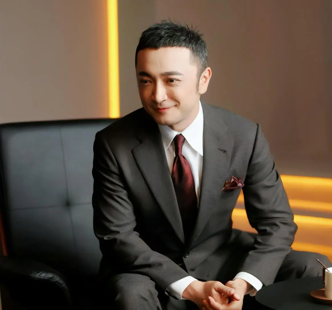 尼格买提 央视主持人 职业风波_欧阳夏丹还在央视吗