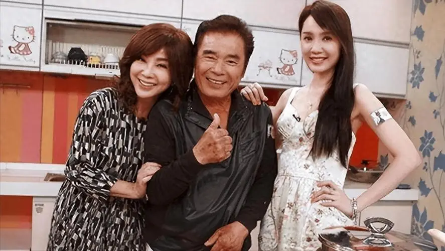 雷洪七任妻子_雷洪五房妻子_雷洪八个子女故事