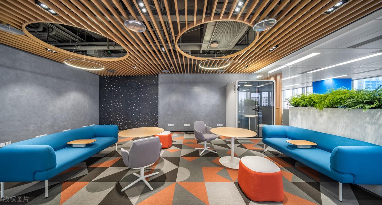 工业美学办公空间_办公室设计公司_办公用什么系统好