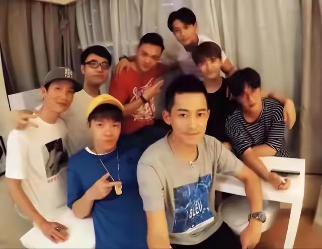 07 届快男那些事儿：为啥有苏醒没张杰，他俩之间究竟咋回事？