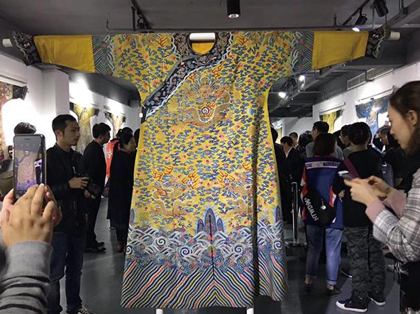 东华大学纺织服饰博物馆到上海财经大学_上海纺织服饰博物馆_文化自信与文化责任系列展览