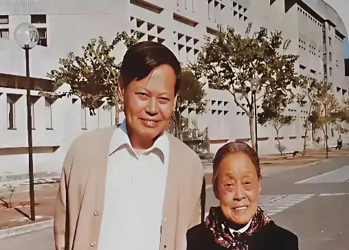 四岁孩子管教父亲故事_杨振宁家庭教育_杨振宁和杨武之