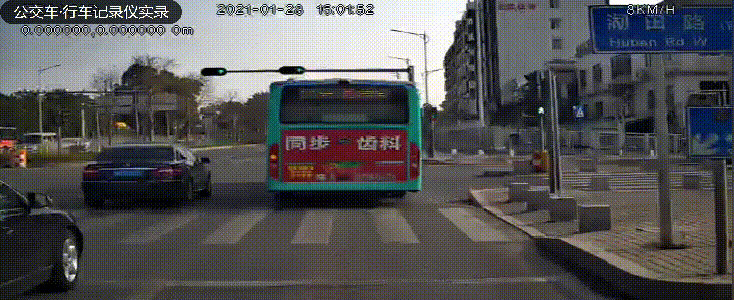 碰瓷党围砍司机_团伙作案碰瓷公交车_深圳公交司机被碰瓷