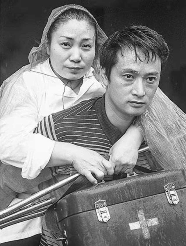 孩子烫伤惊魂夜 最美乡村医生周月华夫妇的坚守