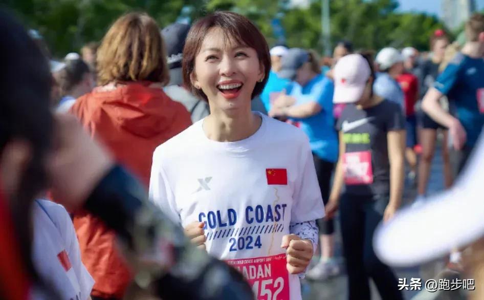 欧阳夏丹出境图片_欧阳夏丹晨跑5公里_欧阳夏丹跑步