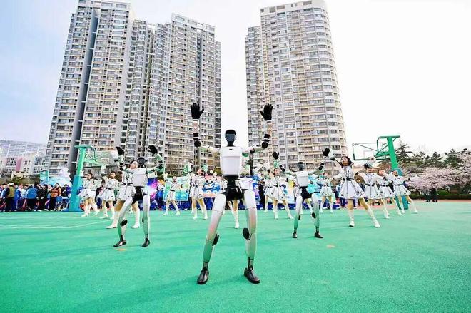 青岛47中学_青岛大学附属中学科技节_崂山新世纪学校创客嘉年华