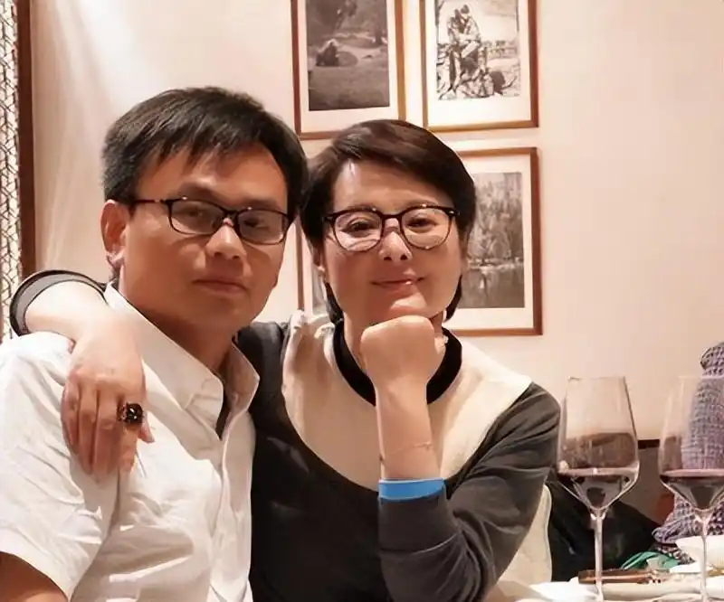 袁立与徐威_袁立边缘化原因_袁立经历