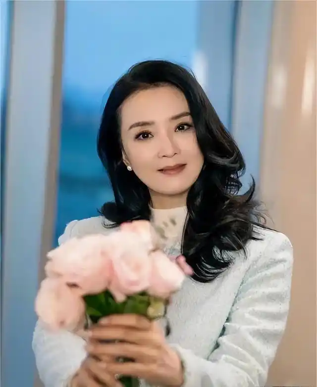王艳老公欠赌债消失_王艳婆婆对儿媳的压迫_王艳跟王志才的照片