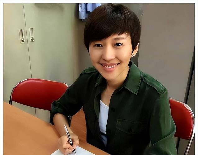 欧阳夏丹自媒体转型经历_欧阳夏丹央视离职原因_央视女主持人欧阳夏丹