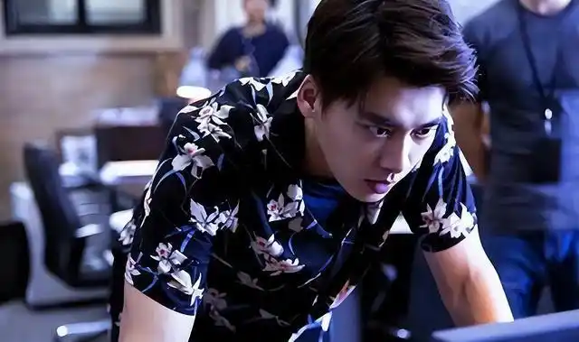 李易峰巅峰时期回顾_李易峰近况_杨洋和吴亦凡照片大全