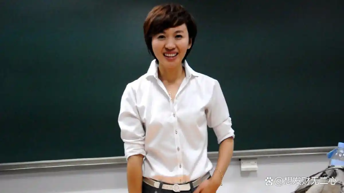 央视女主持人欧阳夏丹_欧阳夏丹 主持生涯发展_欧阳夏丹 早年经历