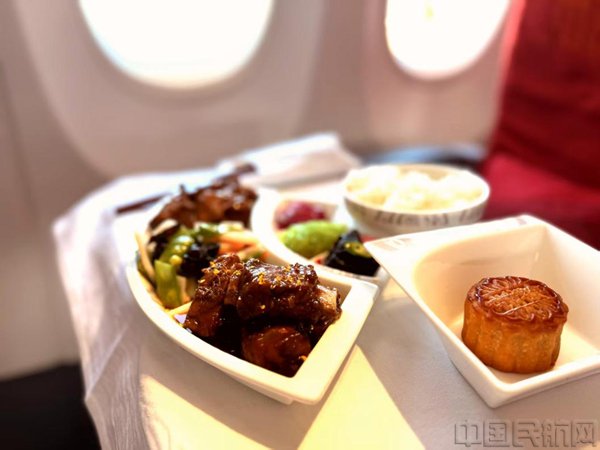 中秋特色菜桂花小排、板栗鸡、荷塘小炒