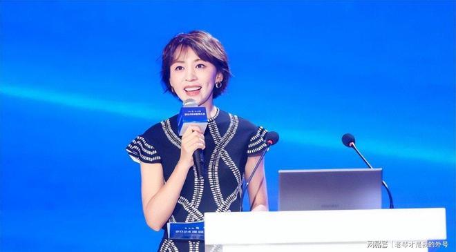 欧阳夏丹 央视国脸 消失五年 自媒体转型_央视女主持人欧阳夏丹