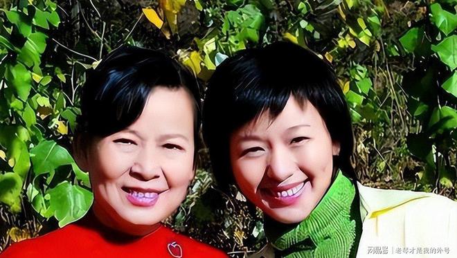 欧阳夏丹 央视国脸 消失五年 自媒体转型_央视女主持人欧阳夏丹