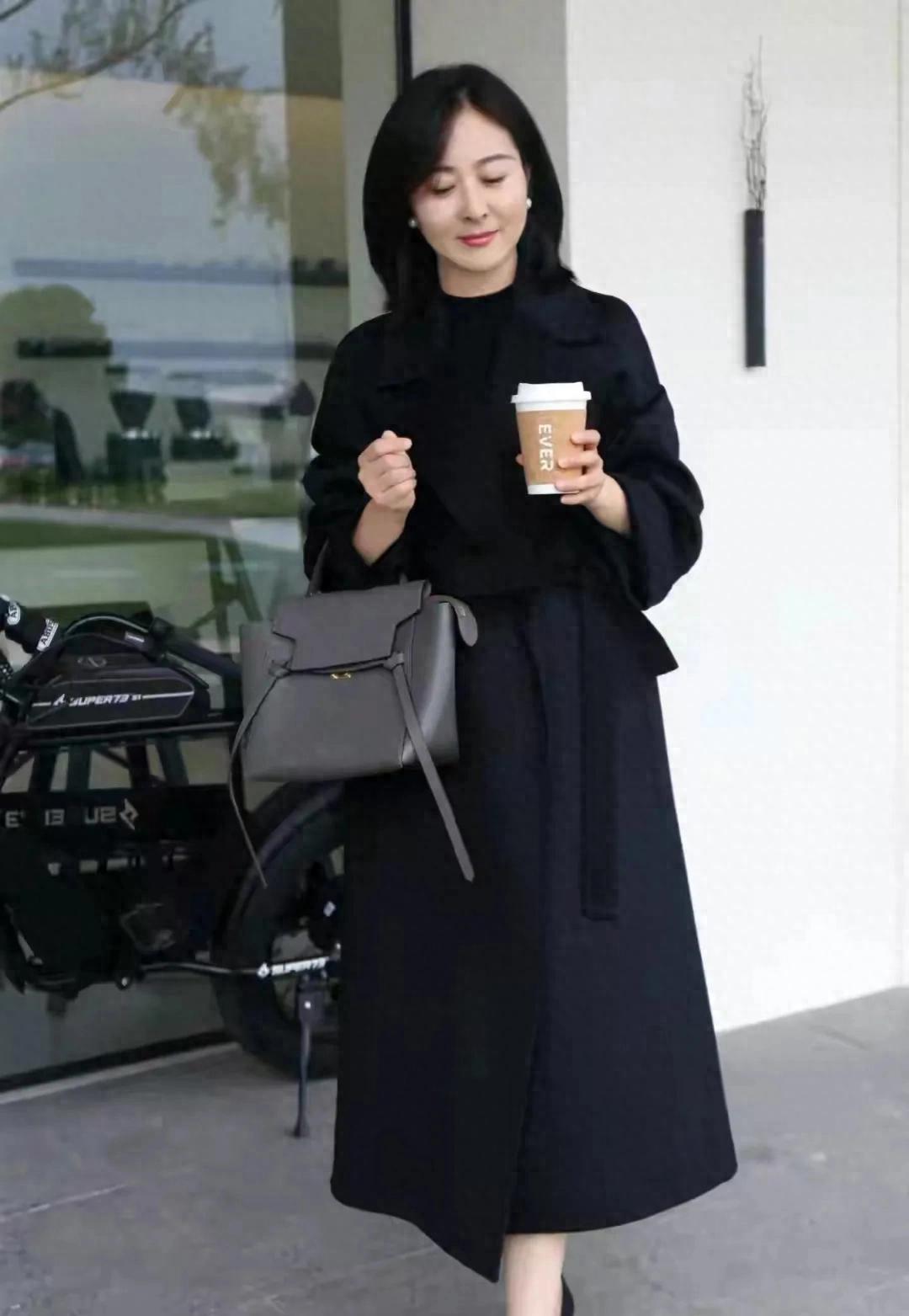 50岁女人魅力在哪？男人主动搭讪的3个原因