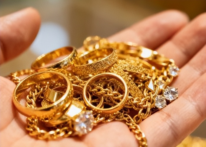 黄金股ETF_黄金ETF_杠杆基金买卖和股票一样吗