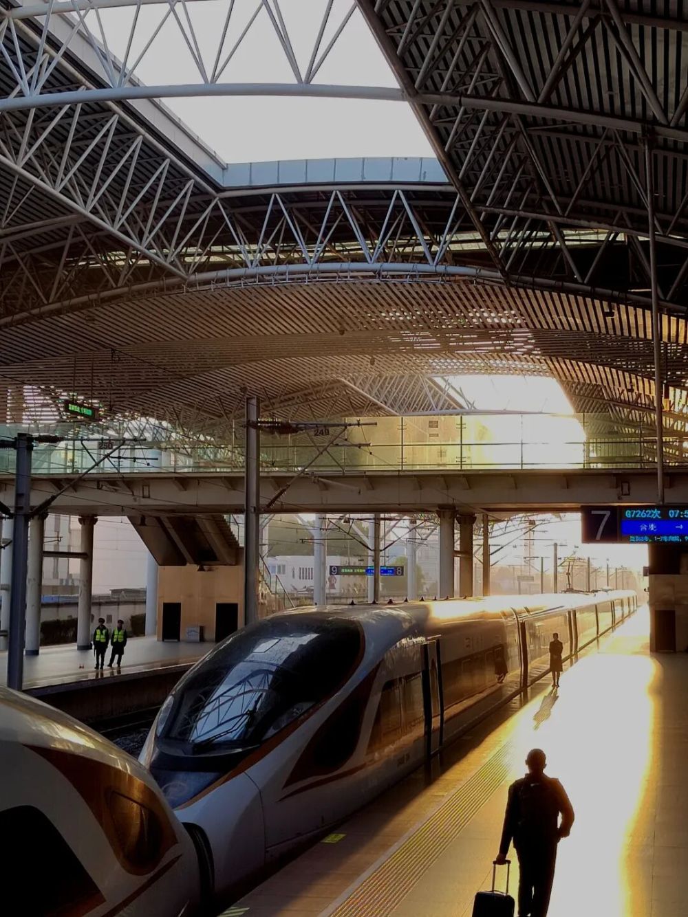 从飞机窗户拍照图片_2025年你最满意的一张照片 征集活动 精选佳作